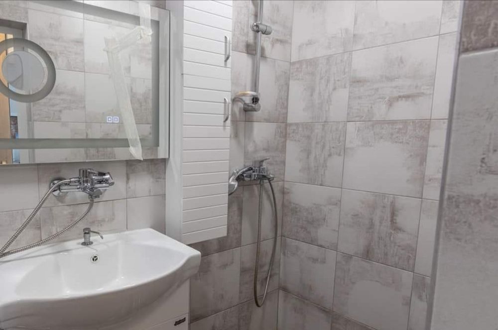 Продава се Тристаен апартамент в Варна, Зимно кино Тракия - 75 кв.м за 2667 €/кв.м - Снимка #4