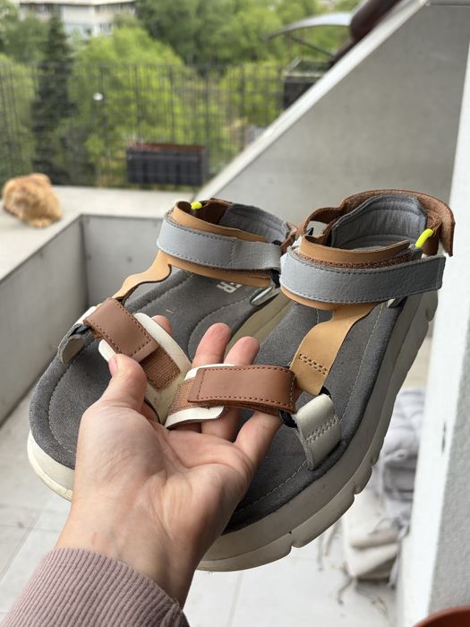 Camper Oruga Up  кожа