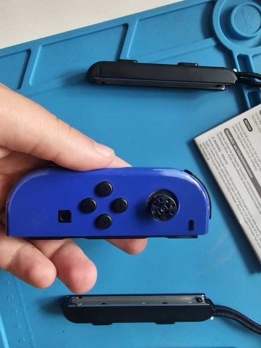Nintendo Switch Joy-Con – син + жълт, с каишки и кутия