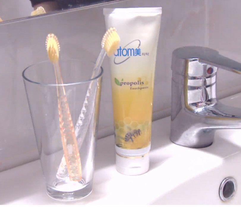 Атоми зубные пасты и щетки