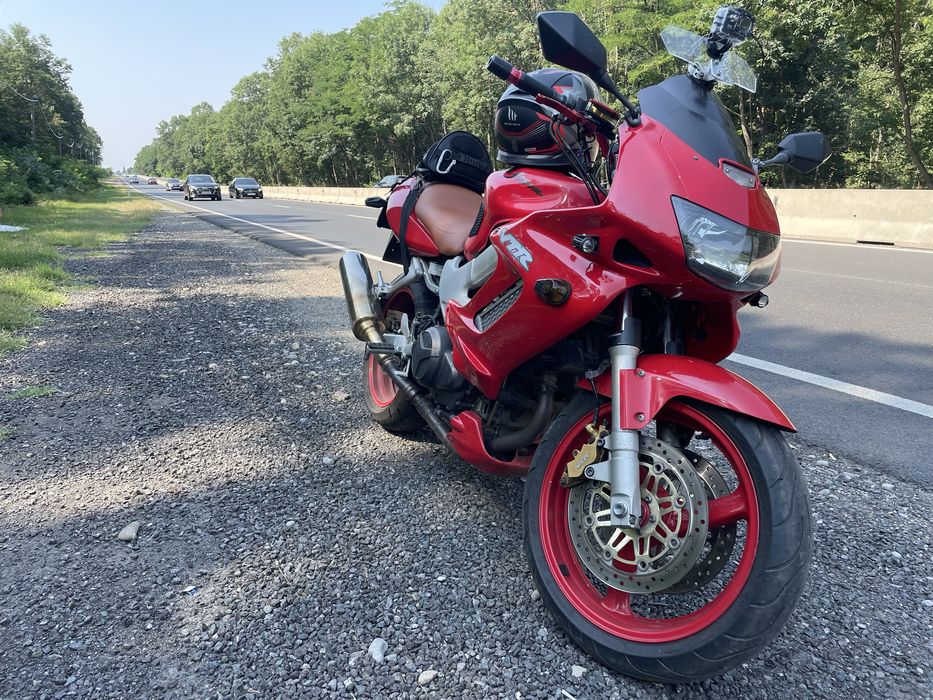 Honda vtr 1000f impecabila