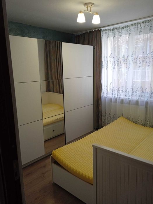 Ofer pentru închiriere apartament cu doua camere