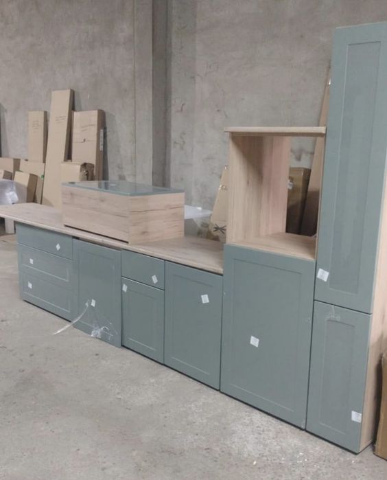 Vând mobilă de bucătărie nouă, nefolosită, proveniență Germania