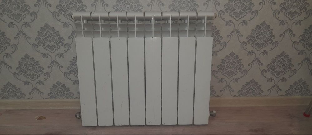 Продам Радиатор Секционой биметаллический, кол-во секций-8