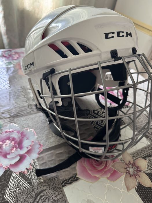 Шлем хоккейный CCM