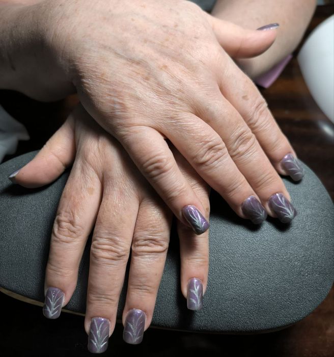 Маникюр и педикюр