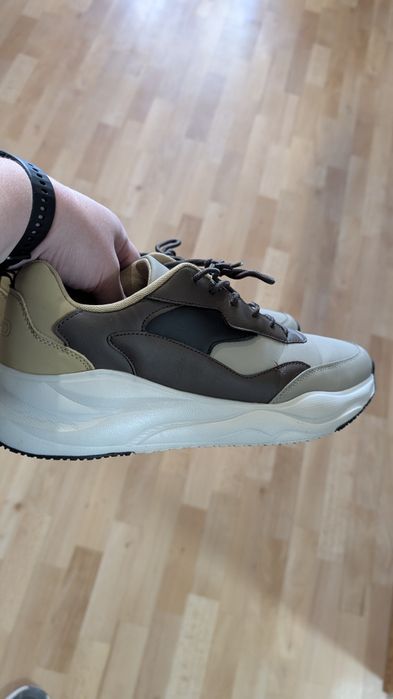 Кроссовки 45 размера