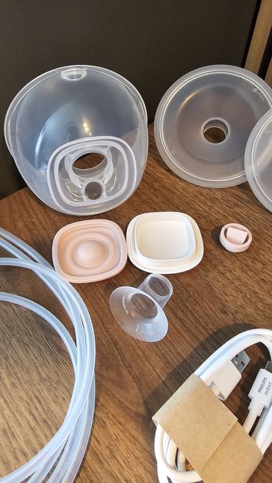 Vând pompă de sân electrică duală Philips Avent Hands-Free – ca nouă