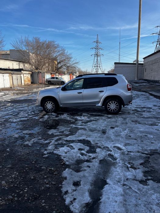 Продается Nissan Terrano 2014 года.