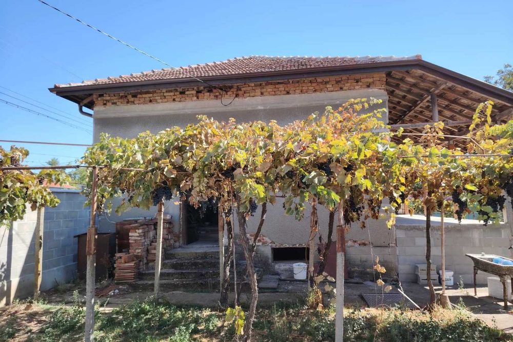 Къща в близост до Дунав и Искър област Плевен.