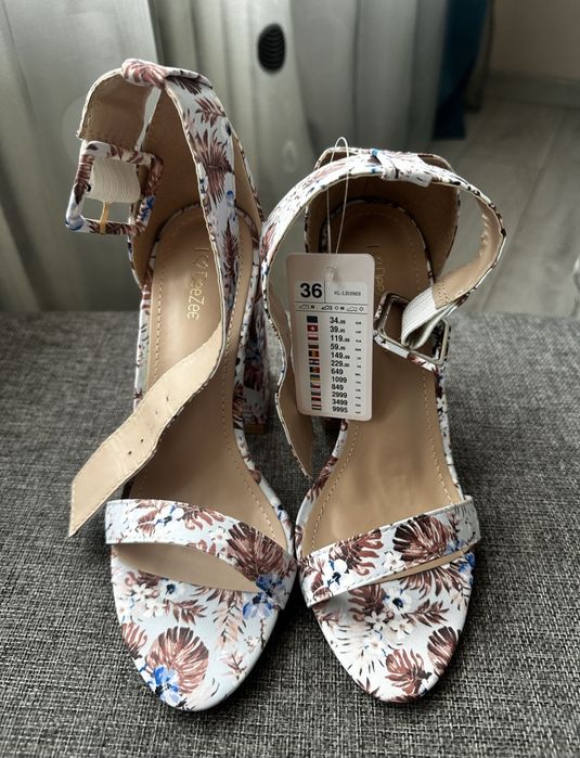 Сандали Deezee висок ток