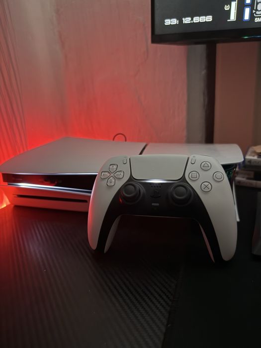 PlayStation 5 (PS5) Disc Edition + Maneta + 4 Jocuri fizice PS5