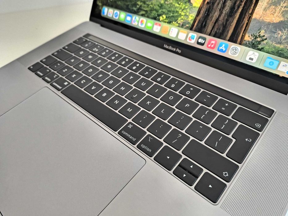 Apple MacBook PRO 15 TouchBar / 30 DE Cicluri/ Impecabil CA NOU!