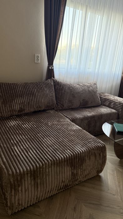 Canapea colțar cu colț pe stânga