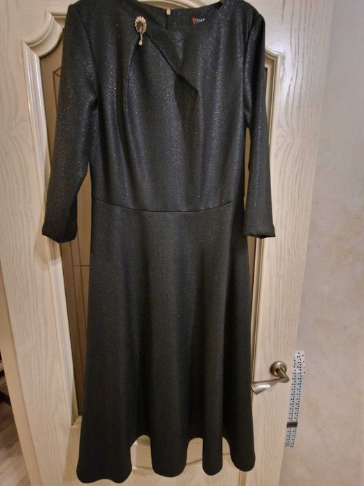 Продам новое платье