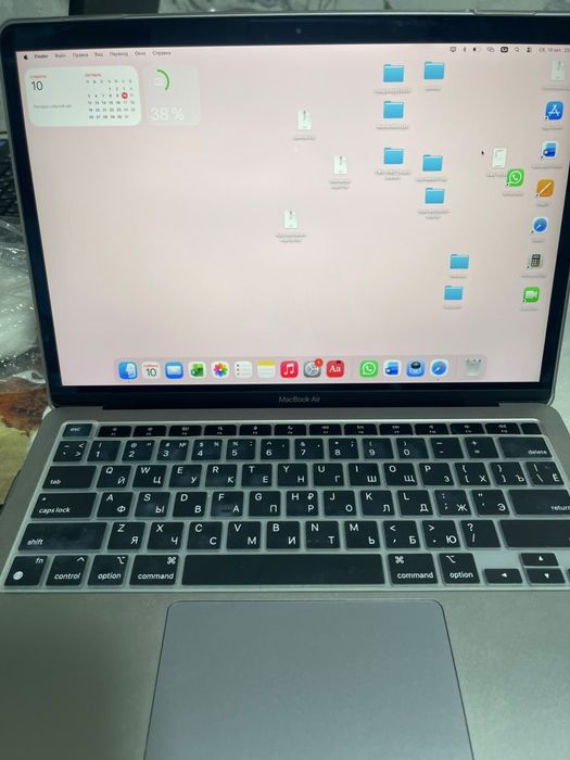 Apple MacBook Air M1 (2020).