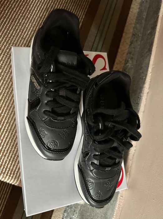 Дамски обувки GUESS