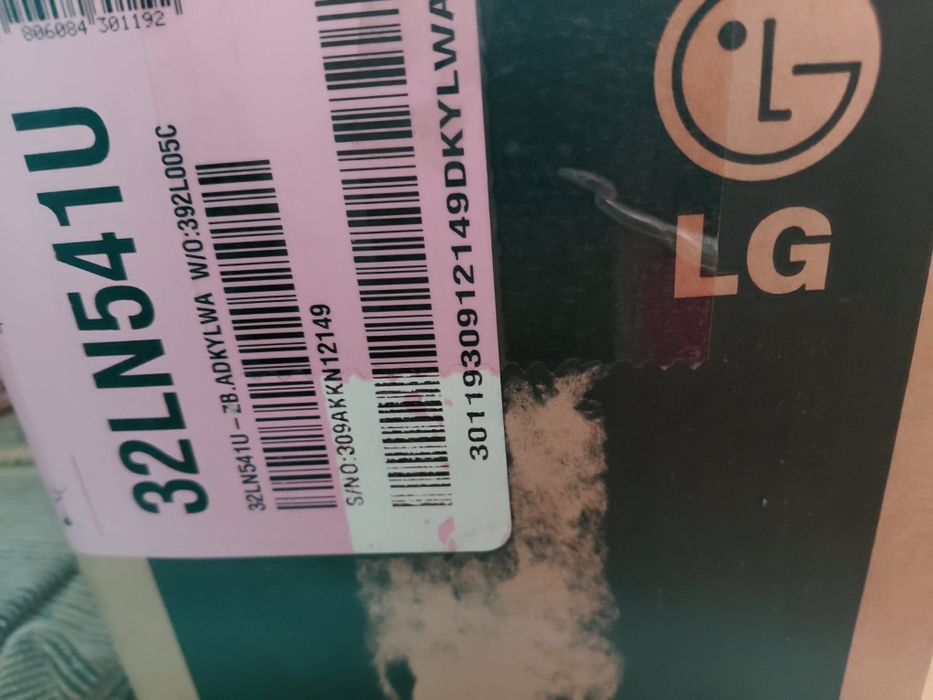 Продам телевизор на запчасти