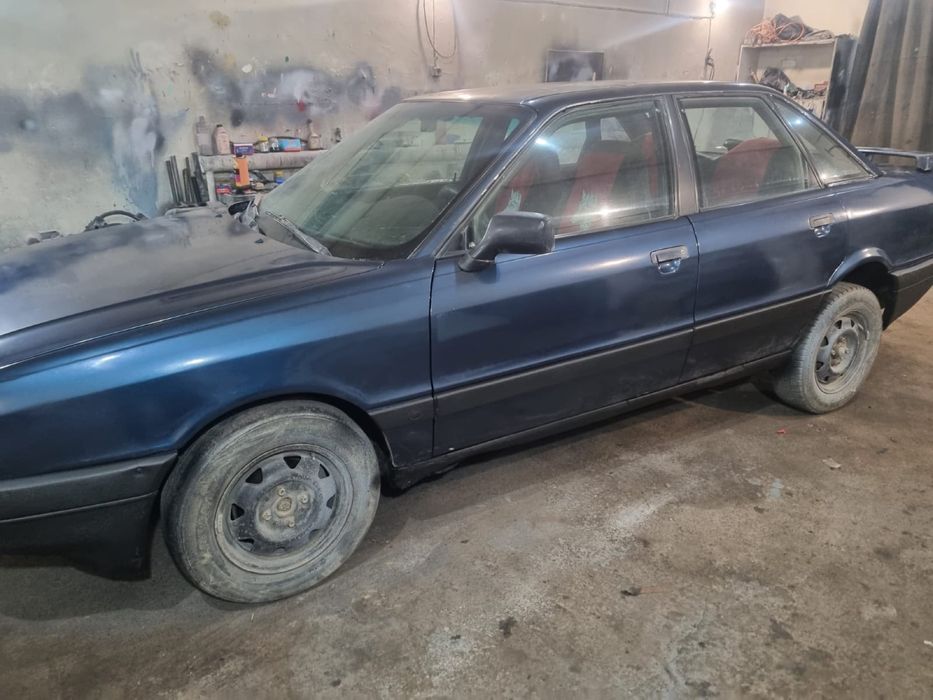 подам АУДИ 80 на ходу