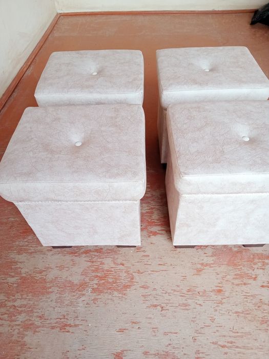 Пуфик сотилади  баландлиги 44 янги бринчи сотувчидан