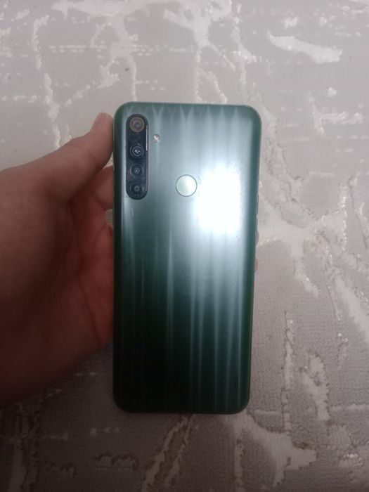 Телефон Realmi 6I