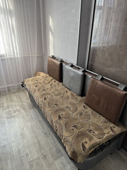 Продам диванчик для кухни и обувницу