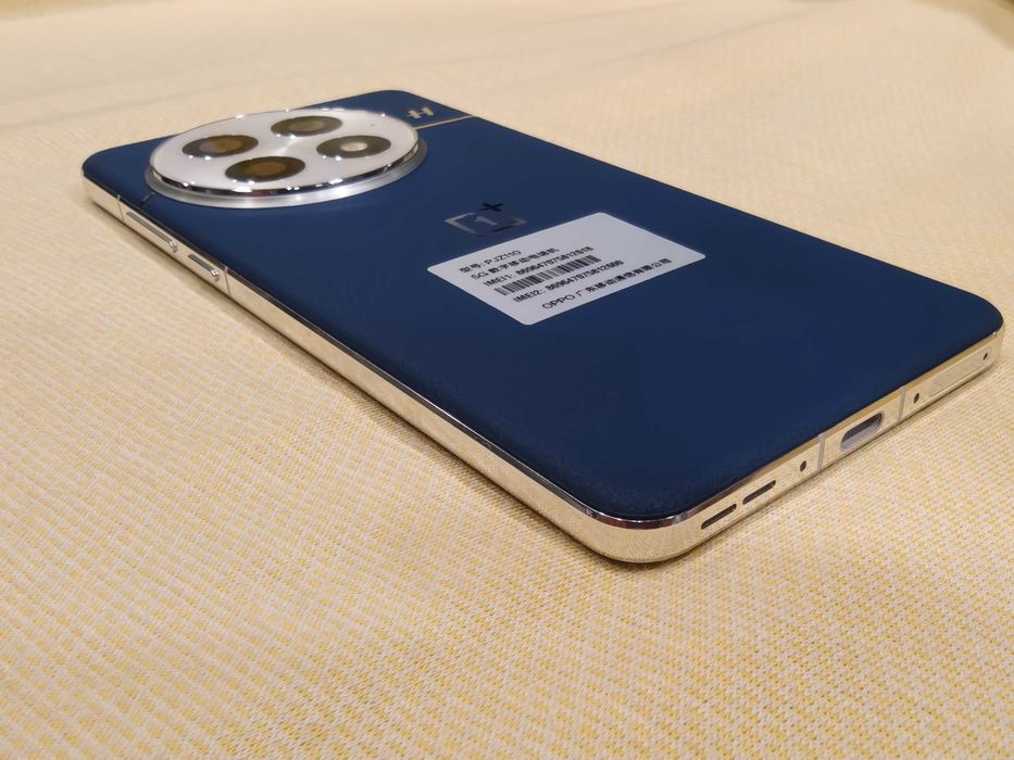 OnePlus 13 16/512 син - SD8 Elite; 6.82";Hasselblad 3x50mpx;6000mAh