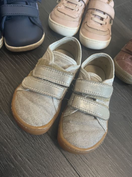 Боси обувки номера 20,21,23