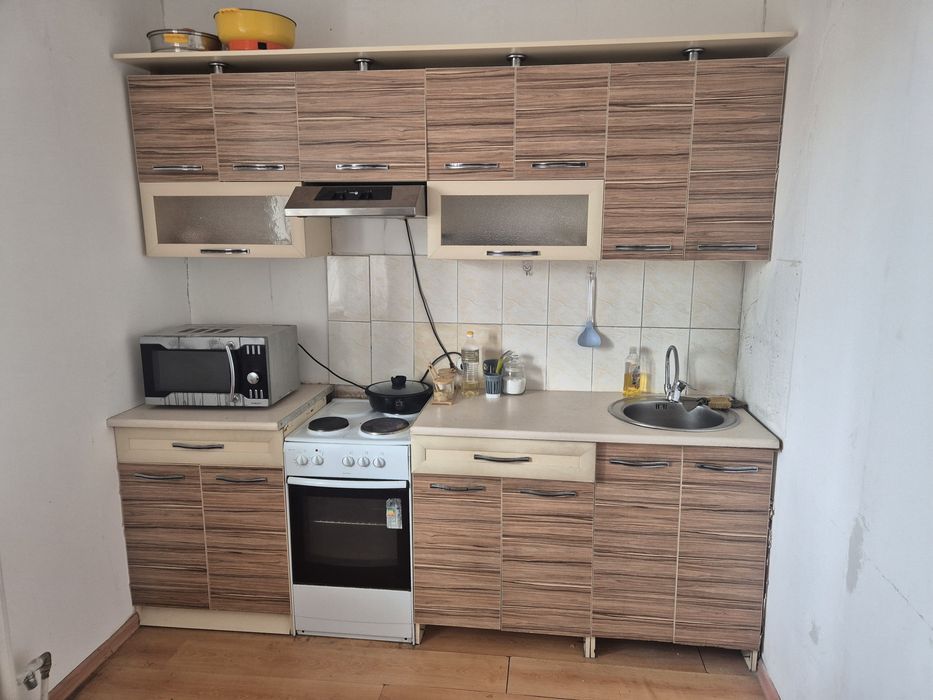 Продаю кухонный гарнитур ДЕШЕВО.