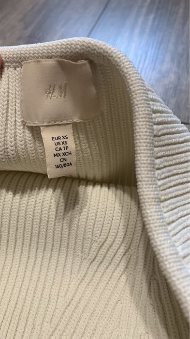 Топ H&М ХС в черен и бежов цвят