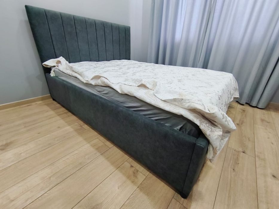 Двуспальня кровать