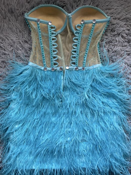 Официална рокля.