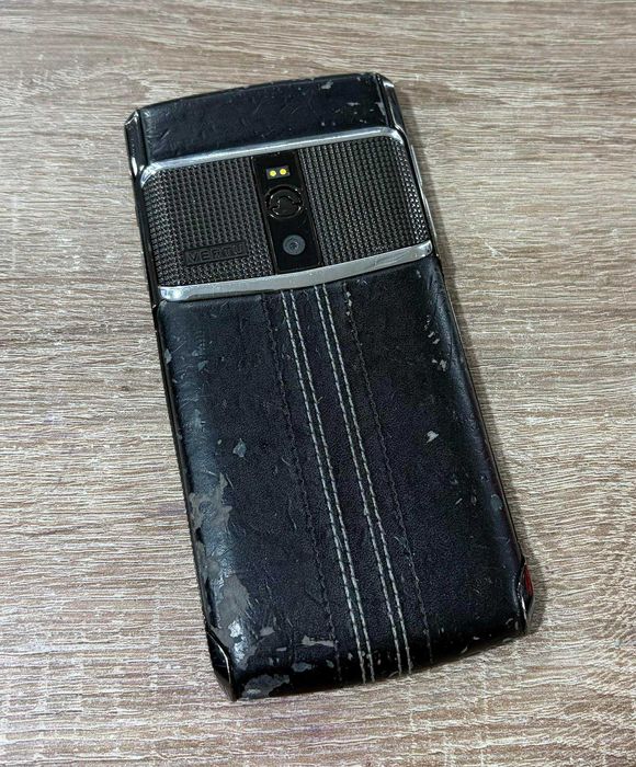 Vertu Signature Touch