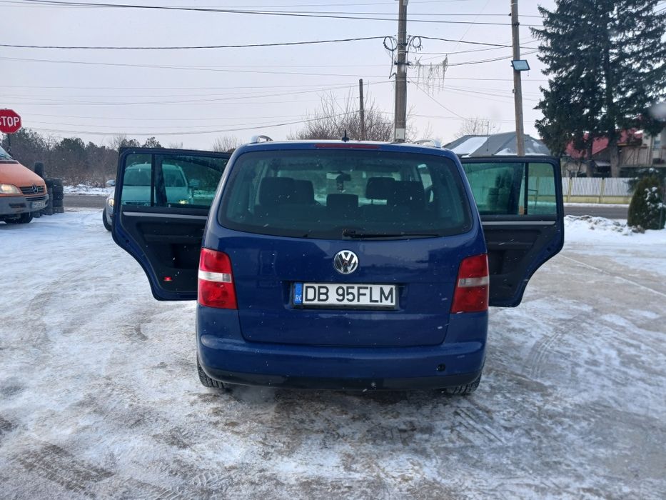 Vând Volkswagen Turan