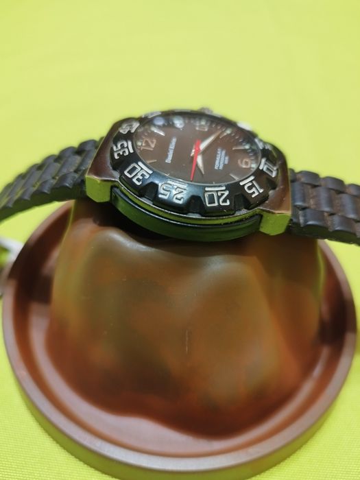 Продавам мъжки часовник