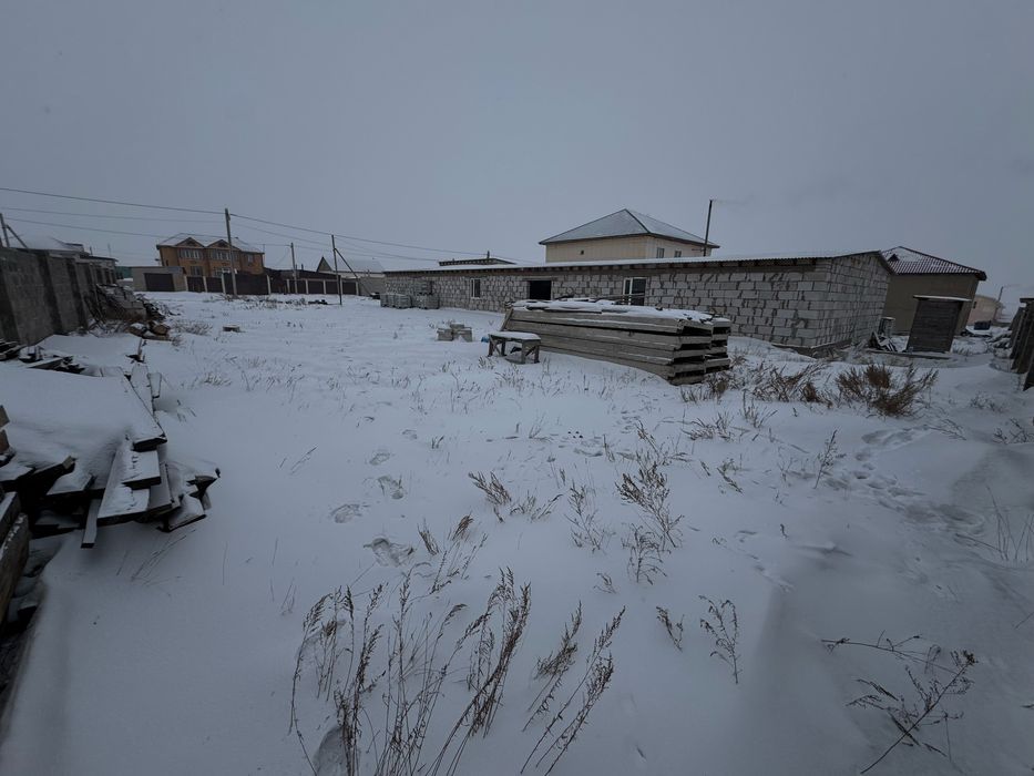 Продаю участок с гаражем в Кунгей!