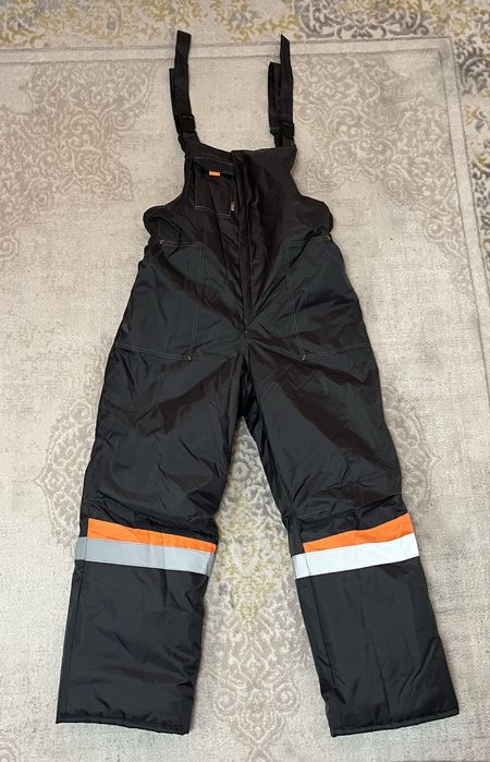 Продам срочно спец одежду