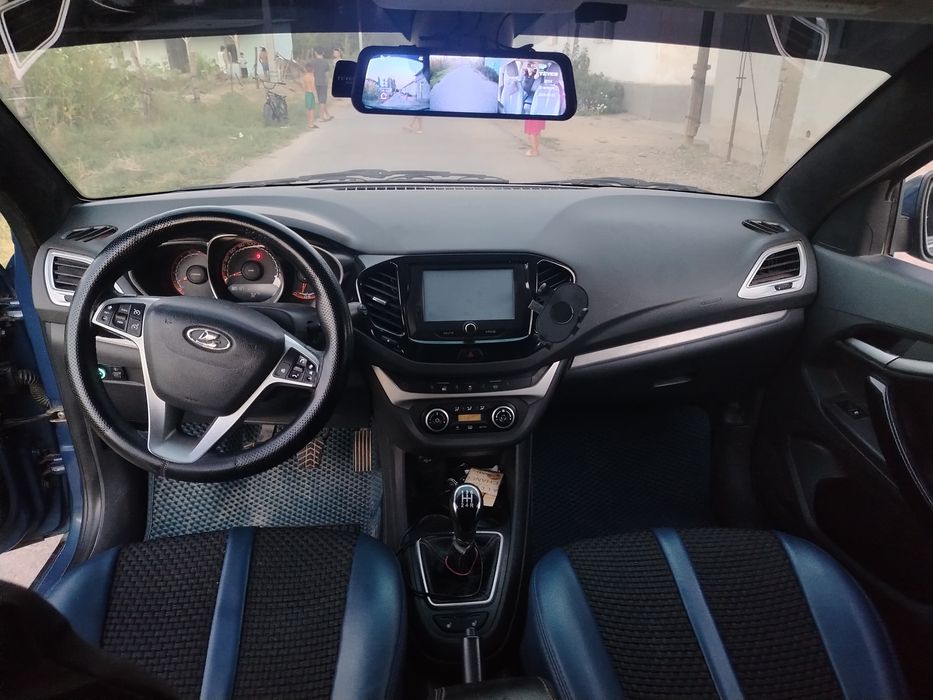 Lada Vesta cross