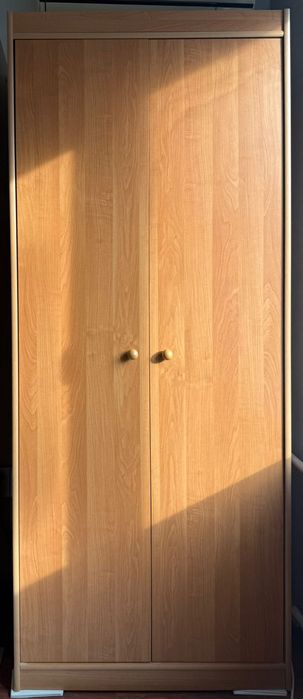 Шкаф двухдверный