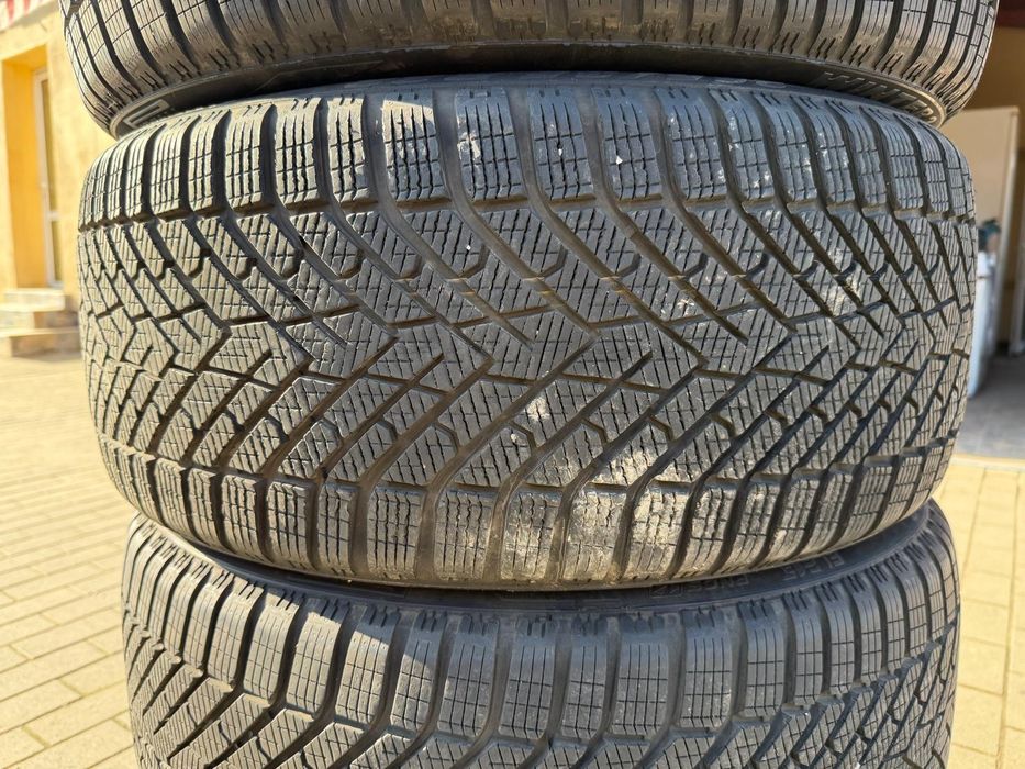 Anvelope 265 35 22 Pirelli 2025 ca Noi