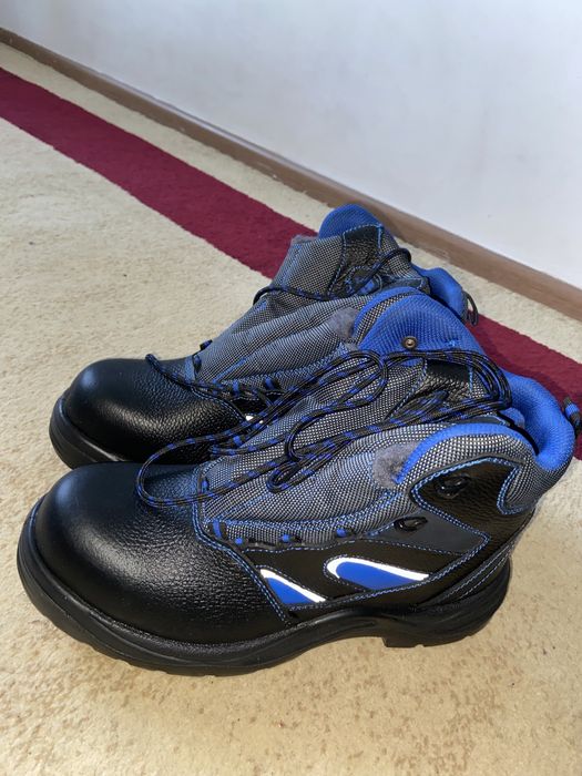 Продам рабочий обувь 42размер