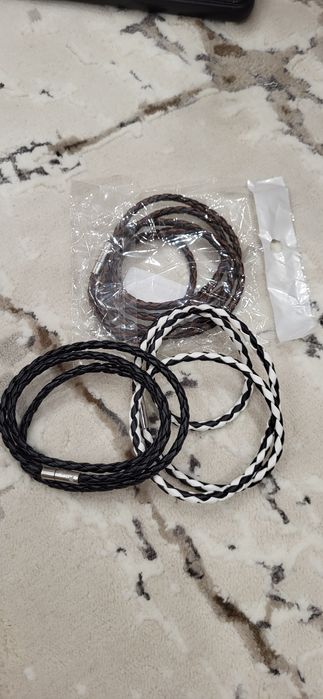 Браслеты новые 3 шт ест