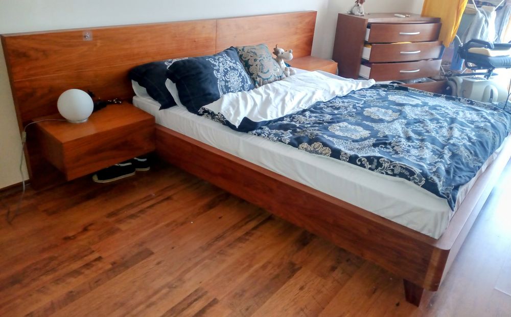 Двойно легло с матрак 160/200 и 2 нощни шкафчета