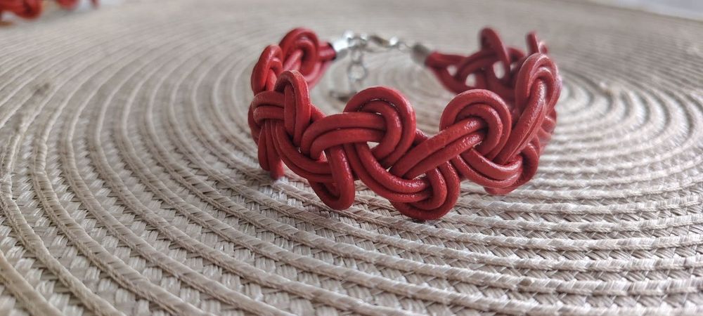 Кожени бижута, ръчна изработка