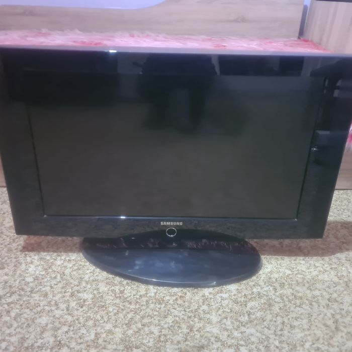 Samsung 32" за части