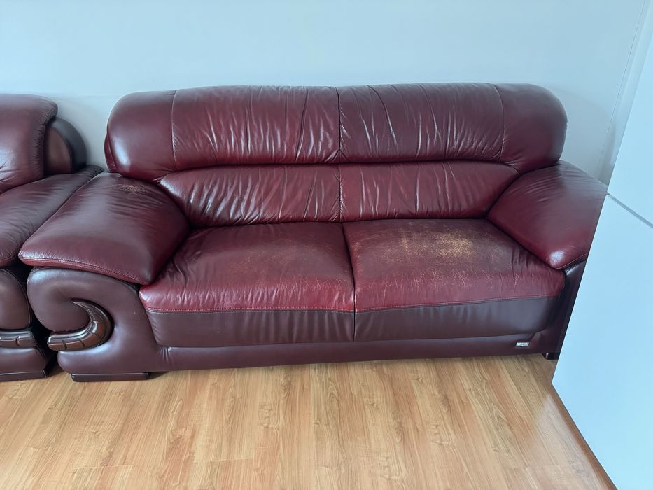 Продам мягкий кожаный уголок.