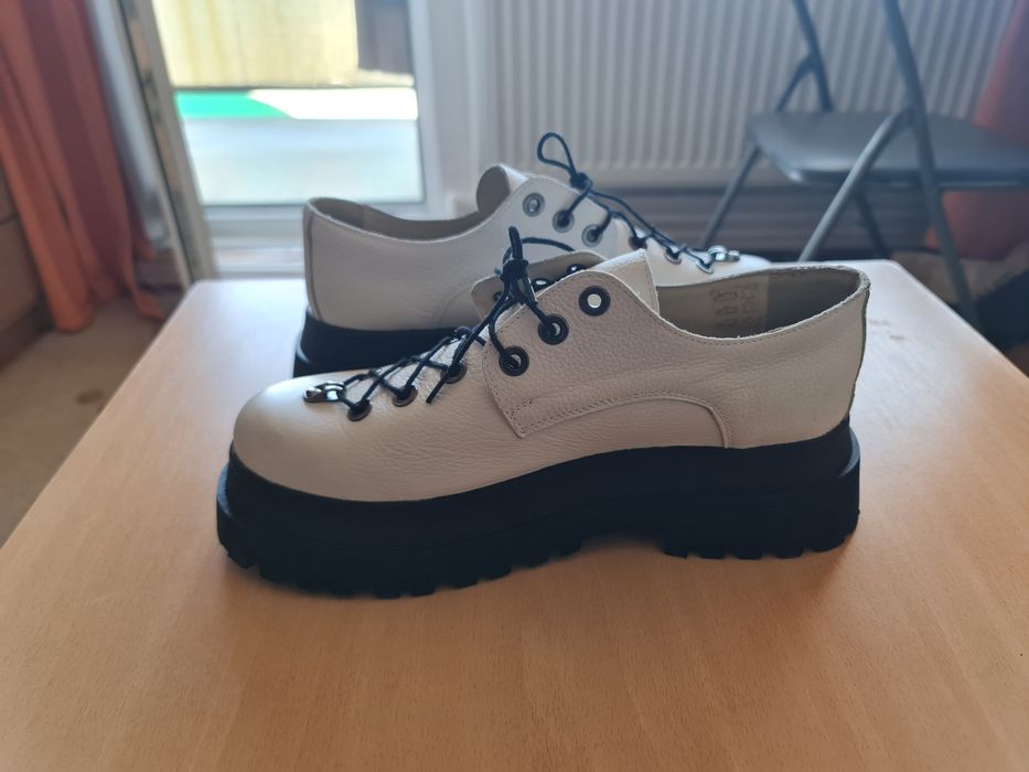 Pantofi de piele Benvenuti