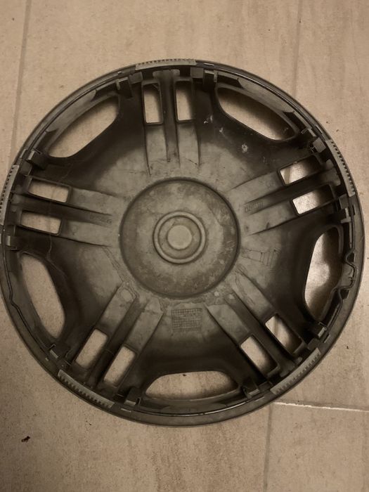 Оригинални тасове фиат 14 цола