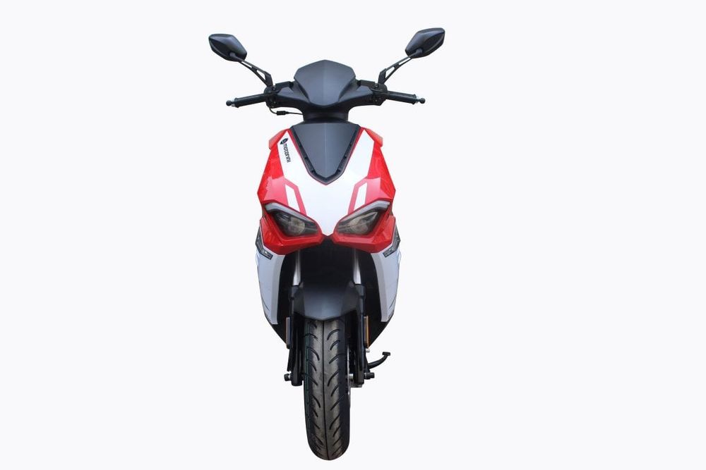 SCUTER pe Benzina NOU !  Fara Permis ! Nou 2026, In stoc, 49cc, model