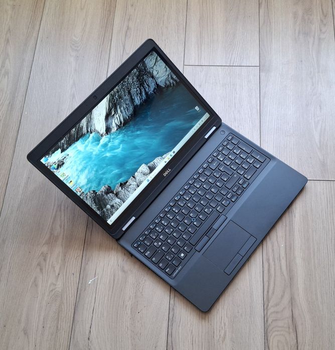 15.6' Touch Dell 5570 i7-6820HQ/32GB/AMD R7 2GB GDDR5/1TB SSD/IPS/Бат.5ч.